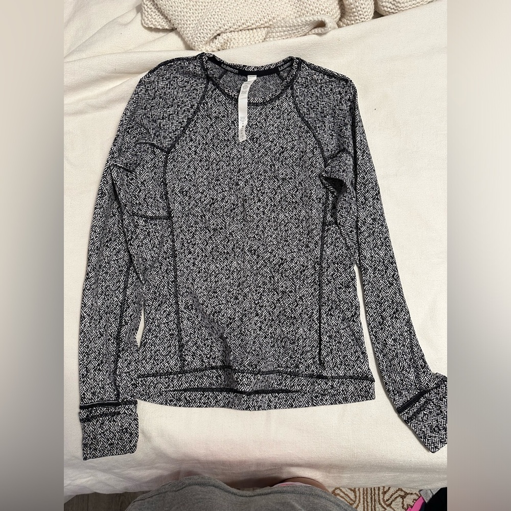Women’s Lululemon running top